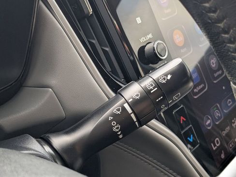 Used 2020 Subaru Outback Premium image 26