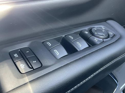 Used 2023 Chevrolet Tahoe Z71 w/ Luxury Package image 19