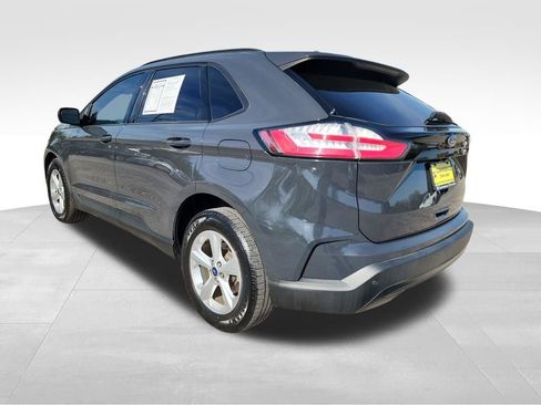 Used 2021 Ford Edge SE image 5