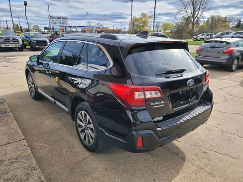 Used 2019 Subaru Outback 3.6R Touring image 11
