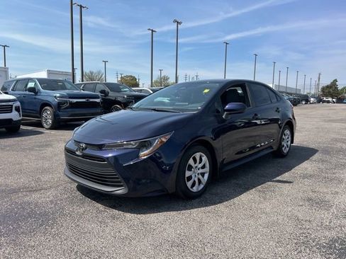 Used 2025 Toyota Corolla LE FWD image 7