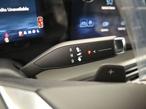 New 2026 Chevrolet Traverse LT w/ Sun and Wheel Package FWD image 19
