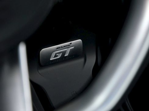 Used 2023 McLaren GT RWD image 25