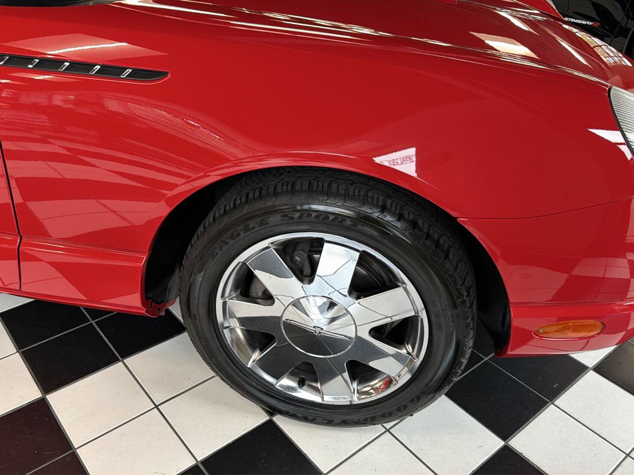 Used 2002 Ford Thunderbird RWD image 9