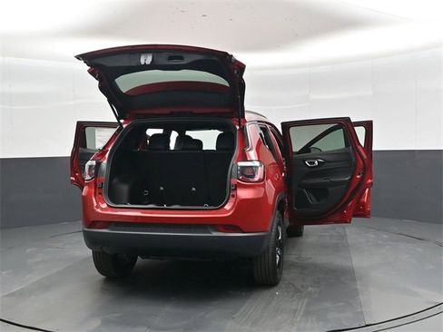 New 2026 Jeep Compass Latitude image 48