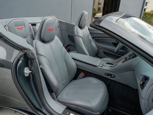 Used 2021 Aston Martin DB11 Volante image 15