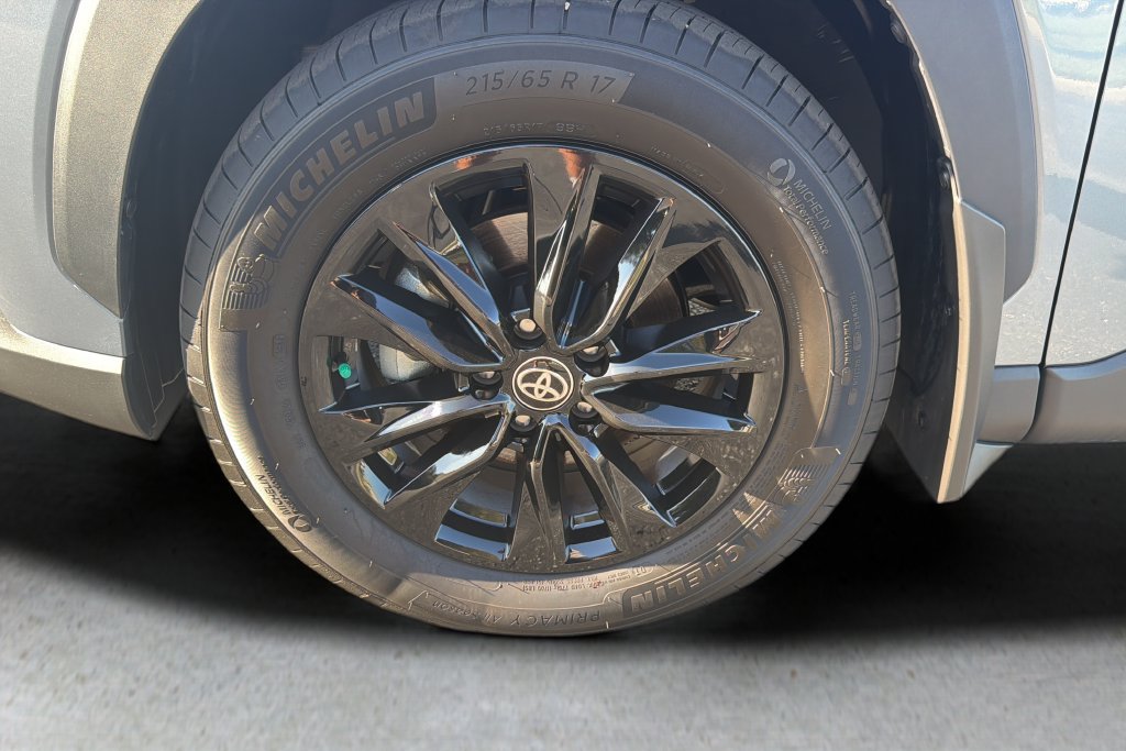Certified 2026 Toyota Corolla Cross LE FWD image 9
