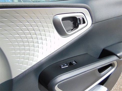 Used 2021 Kia Soul LX image 26