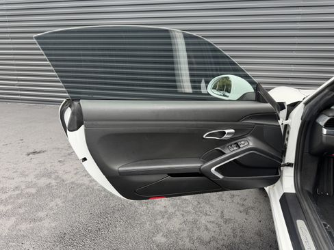 Used 2014 Porsche 911 Carrera RWD image 21