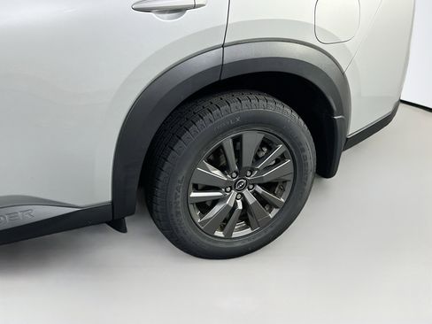 Used 2022 Nissan Pathfinder SV image 27