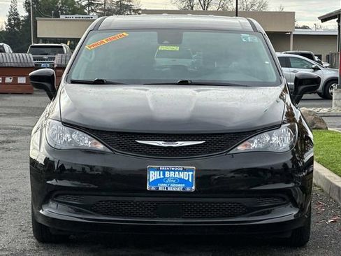 Used 2024 Chrysler Voyager LX image 6