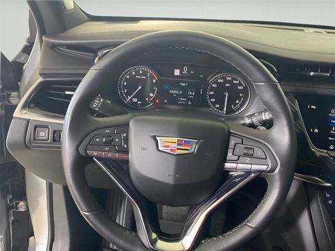 Used 2024 Cadillac XT6 Premium Luxury AWD/4WD image 11