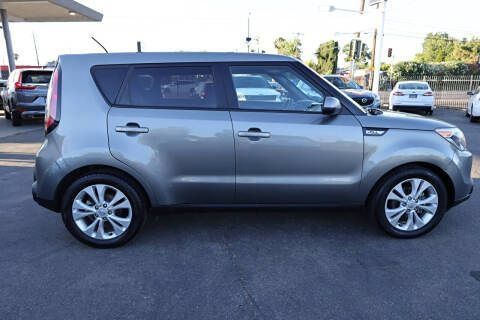 Used 2015 Kia Soul + FWD image 7