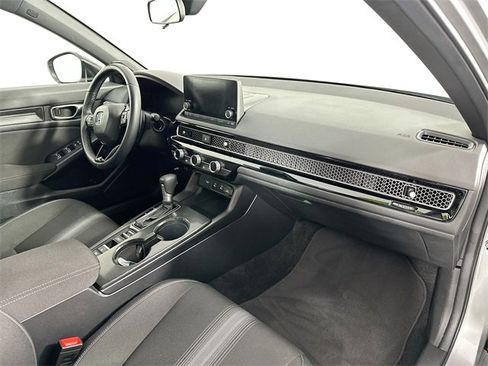 Used 2025 Honda Civic Sport image 28
