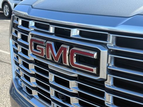 Used 2025 GMC Yukon XL Denali AWD/4WD image 31