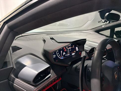 Used 2015 Lamborghini Huracan LP 610-4 AWD/4WD image 23