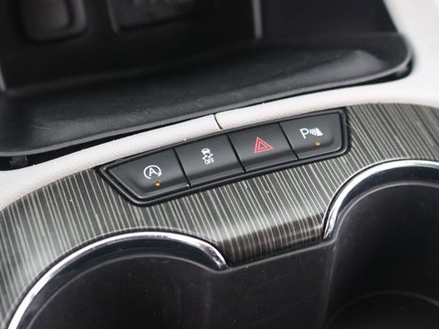 Used 2023 GMC Acadia SLT FWD image 26