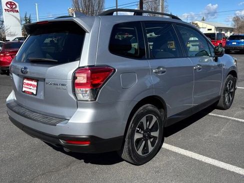 Used 2017 Subaru Forester 2.5i Premium AWD/4WD image 4