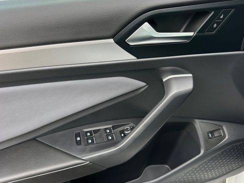 New 2026 Volkswagen Jetta SE FWD image 9