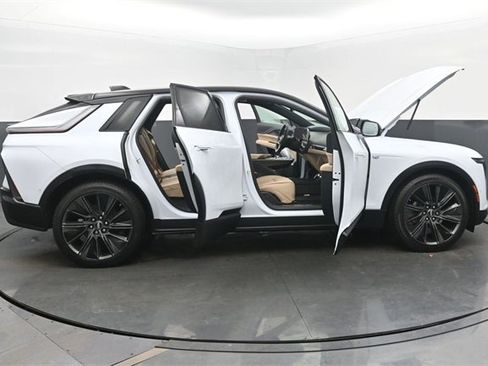 New 2026 Cadillac Lyriq Signature Sport image 57