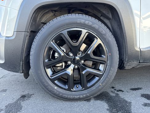 Used 2018 Jeep Renegade Altitude image 5