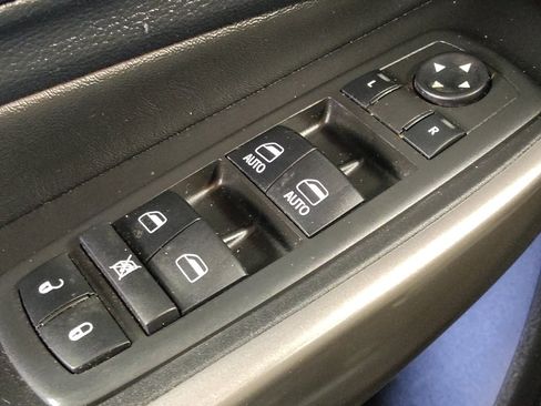 Used 2019 Jeep Cherokee Latitude Plus FWD image 27