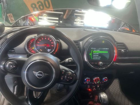 Used 2019 MINI Cooper Clubman ALL4 w/ Premium Package AWD/4WD image 6