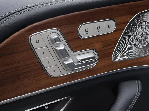 New 2025 Mercedes-Benz GLS 580 4MATIC image 52
