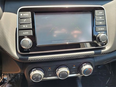 New 2025 Nissan Kicks Play S image 9