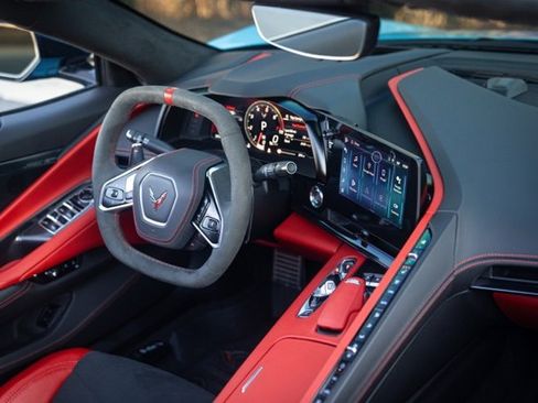 Used 2024 Chevrolet Corvette Stingray Premium Conv w/ 3LT image 37