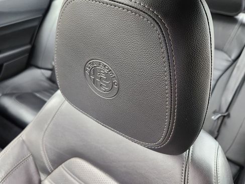 Used 2023 Alfa Romeo Giulia Veloce image 5