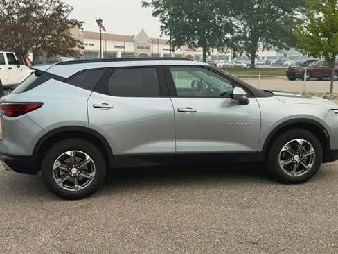 Used 2025 Chevrolet Blazer LT w/ Convenience Package AWD/4WD image 9