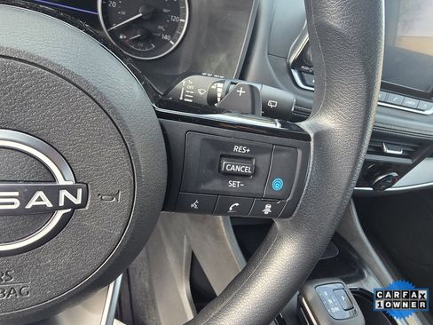 Used 2023 Nissan Rogue SV image 16