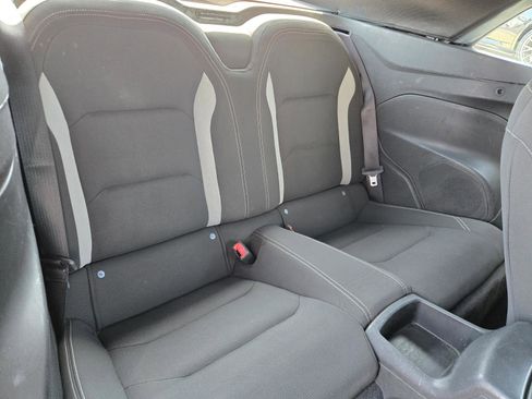 Used 2020 Chevrolet Camaro LT RWD image 27