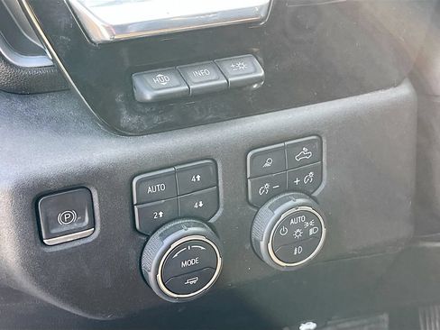 Used 2023 Chevrolet Silverado 1500 High Country w/ High Country Premium Package AWD/4WD image 10
