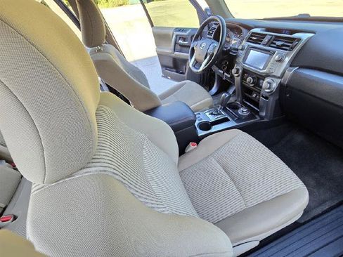 Used 2016 Toyota 4Runner SR5 AWD/4WD image 22