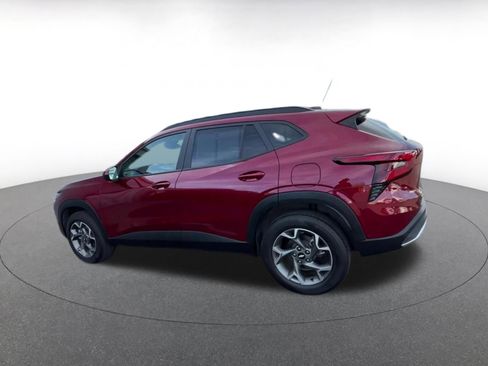 Used 2025 Chevrolet Trax LT image 10