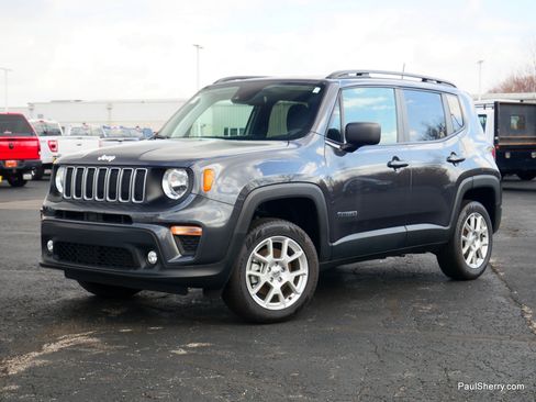 Used 2023 Jeep Renegade Latitude w/ Premium Group image 7