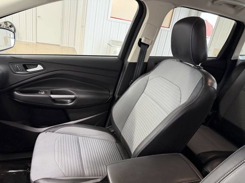Used 2019 Ford Escape SE image 10