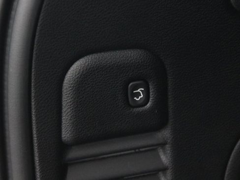 Used 2022 Jeep Grand Cherokee Laredo X image 26