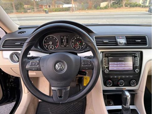 Used 2013 Volkswagen Passat 2.5 SE image 13