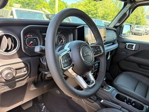New 2026 Jeep Wrangler Unlimited Sahara AWD/4WD image 6
