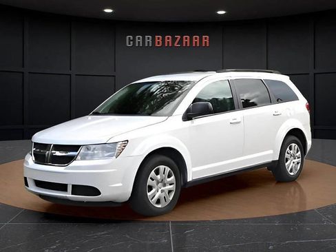Used 2018 Dodge Journey SE image 1