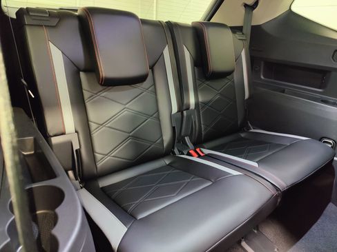 Used 2024 Volkswagen Atlas Peak Edition SEL image 21