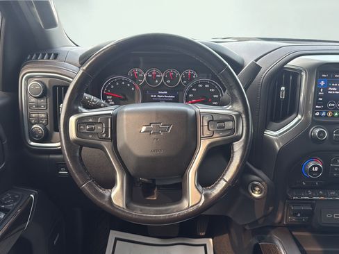 Used 2020 Chevrolet Silverado 1500 LT Trail Boss AWD/4WD image 19