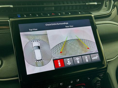 Used 2022 Jeep Grand Cherokee Limited 4xe w/ Luxury Tech Group II image 23