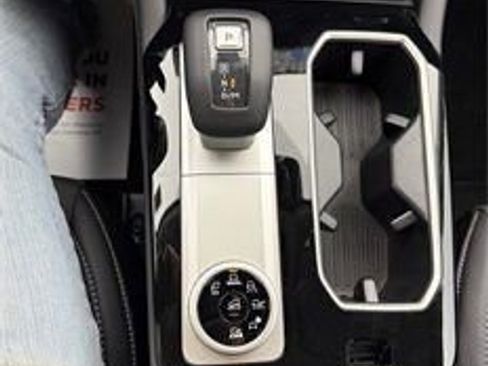 New 2026 Mitsubishi Outlander SE image 21