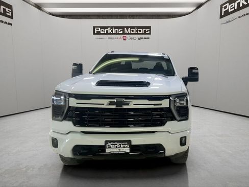 Used 2024 Chevrolet Silverado 2500 LTZ w/ LTZ Plus Package AWD/4WD image 9