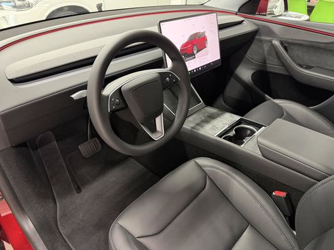 Used 2026 Tesla Model Y Long Range AWD/4WD image 8
