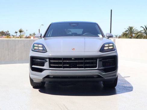 New 2026 Porsche Cayenne Coupe AWD/4WD image 6